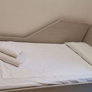 Eenpersoonskamer in een Bijgebouw